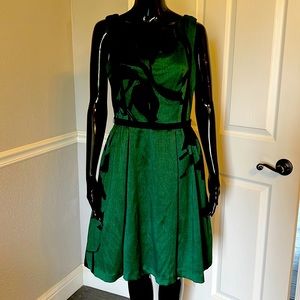 db Established 1962 green and black a-line sleeveless dress lined, zip